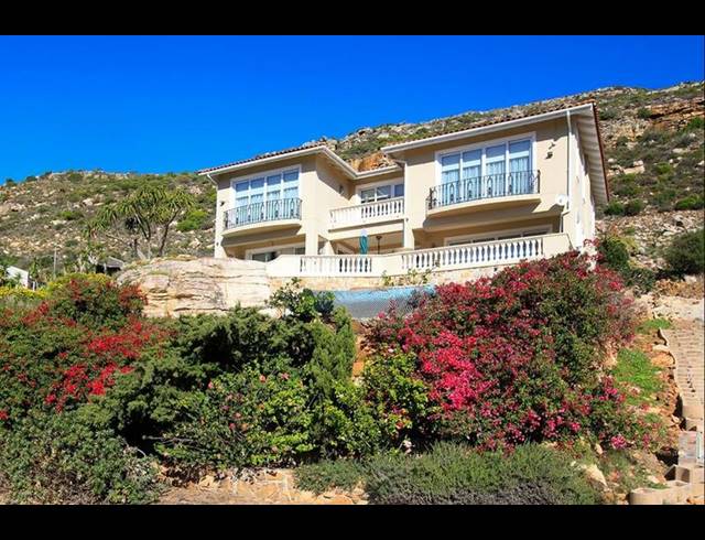 4 BEDROOM HOUSE FOR SALE IN FISH HOEK